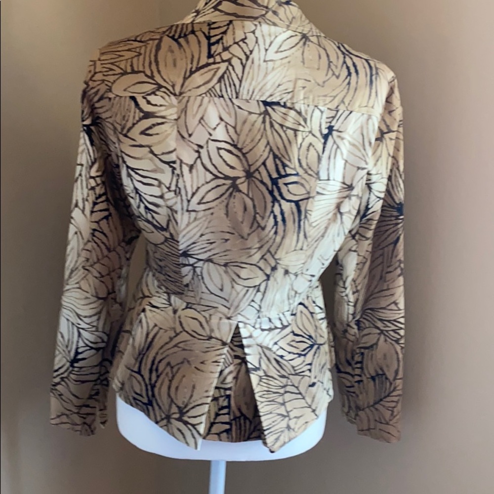 Fun jungle-leaf print jacket - Picture 3 of 5